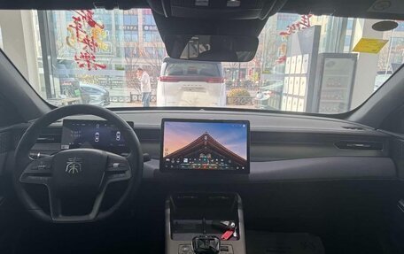 BYD Qin, 2025 год, 1 900 000 рублей, 4 фотография