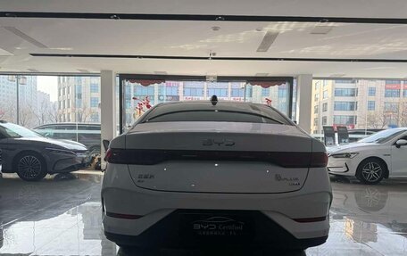 BYD Qin, 2025 год, 1 900 000 рублей, 3 фотография