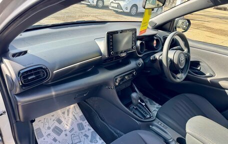 Toyota Yaris, 2020 год, 1 299 000 рублей, 13 фотография