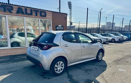 Toyota Yaris, 2020 год, 1 299 000 рублей, 10 фотография