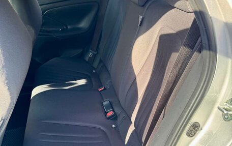 Toyota Yaris, 2020 год, 1 299 000 рублей, 23 фотография