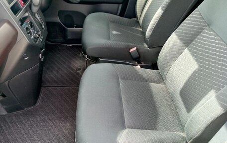 Toyota Roomy I, 2017 год, 850 000 рублей, 13 фотография