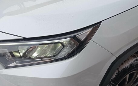 Toyota RAV4, 2021 год, 2 800 000 рублей, 3 фотография