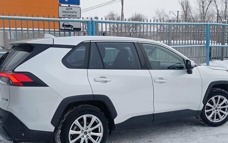 Toyota RAV4, 2021 год, 2 800 000 рублей, 6 фотография