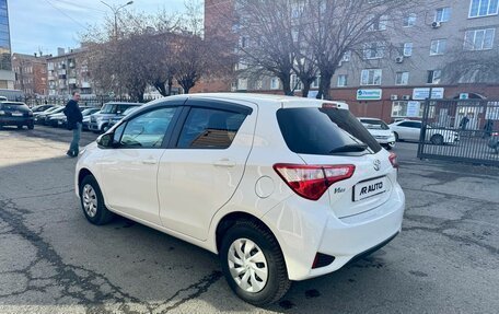 Toyota Vitz, 2019 год, 1 099 000 рублей, 6 фотография