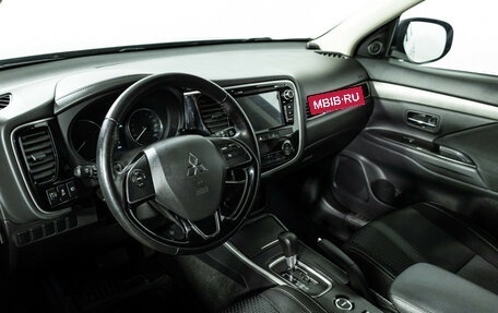 Mitsubishi Outlander III рестайлинг 3, 2018 год, 2 349 777 рублей, 11 фотография