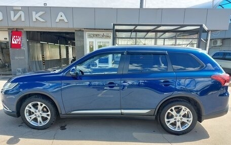 Mitsubishi Outlander III рестайлинг 3, 2015 год, 1 800 000 рублей, 1 фотография