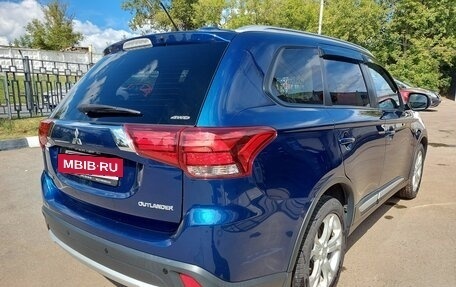 Mitsubishi Outlander III рестайлинг 3, 2015 год, 1 800 000 рублей, 3 фотография