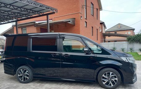 Honda Stepwgn IV, 2021 год, 2 700 000 рублей, 4 фотография