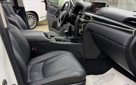 Lexus LX III, 2017 год, 7 400 000 рублей, 33 фотография