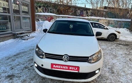 Volkswagen Polo VI (EU Market), 2013 год, 445 000 рублей, 2 фотография