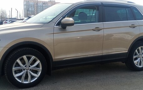 Volkswagen Tiguan II, 2018 год, 3 100 000 рублей, 6 фотография