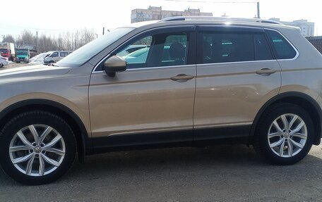 Volkswagen Tiguan II, 2018 год, 3 100 000 рублей, 8 фотография