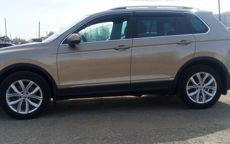 Volkswagen Tiguan II, 2018 год, 3 100 000 рублей, 10 фотография