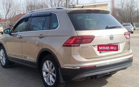 Volkswagen Tiguan II, 2018 год, 3 100 000 рублей, 13 фотография