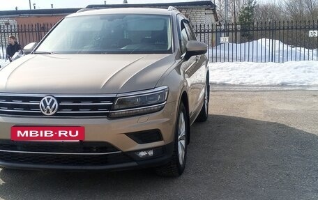 Volkswagen Tiguan II, 2018 год, 3 100 000 рублей, 3 фотография