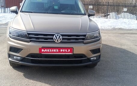 Volkswagen Tiguan II, 2018 год, 3 100 000 рублей, 4 фотография