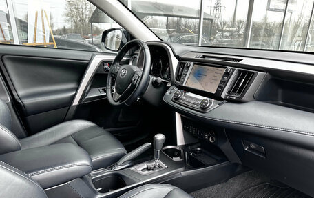 Toyota RAV4, 2018 год, 2 670 000 рублей, 29 фотография