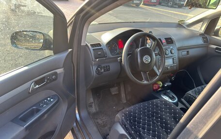 Volkswagen Touran III, 2006 год, 570 000 рублей, 1 фотография