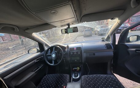 Volkswagen Touran III, 2006 год, 570 000 рублей, 3 фотография