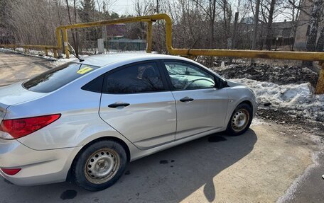 Hyundai Solaris II рестайлинг, 2012 год, 600 000 рублей, 3 фотография