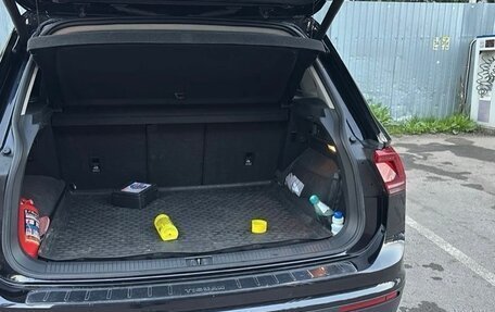 Volkswagen Tiguan II, 2018 год, 1 950 000 рублей, 6 фотография