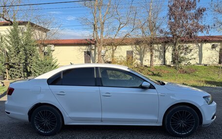 Volkswagen Jetta VI, 2013 год, 1 250 000 рублей, 2 фотография