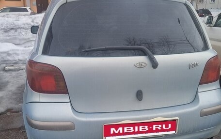 Toyota Vitz, 2004 год, 500 000 рублей, 2 фотография