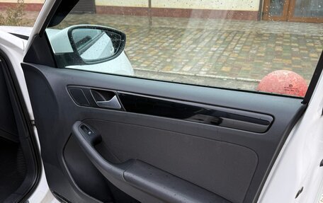 Volkswagen Jetta VI, 2013 год, 1 250 000 рублей, 12 фотография