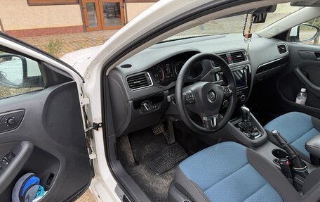 Volkswagen Jetta VI, 2013 год, 1 250 000 рублей, 7 фотография