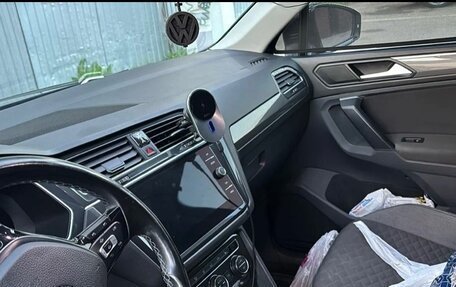 Volkswagen Tiguan II, 2017 год, 1 950 000 рублей, 8 фотография