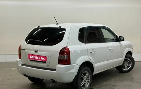 Hyundai Tucson III, 2005 год, 677 000 рублей, 2 фотография