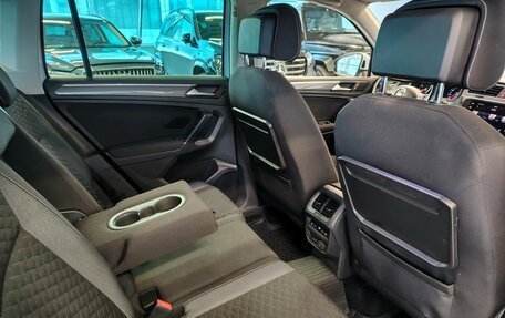 Volkswagen Tiguan II, 2018 год, 2 299 000 рублей, 8 фотография