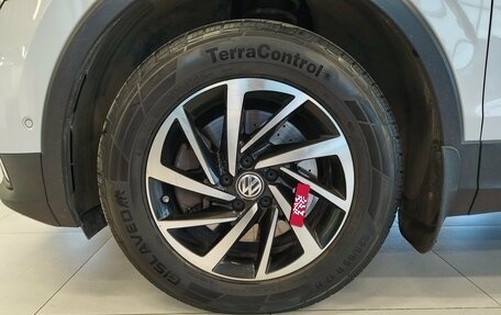 Volkswagen Tiguan II, 2018 год, 2 299 000 рублей, 6 фотография