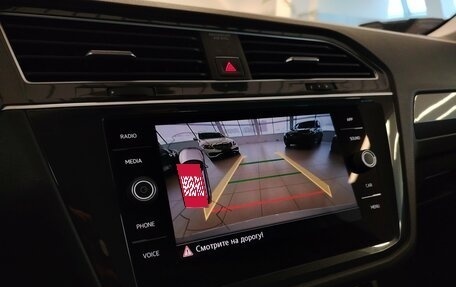 Volkswagen Tiguan II, 2018 год, 2 299 000 рублей, 16 фотография