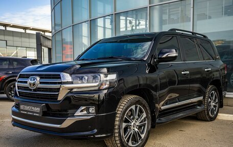 Toyota Land Cruiser 200, 2020 год, 7 898 000 рублей, 3 фотография