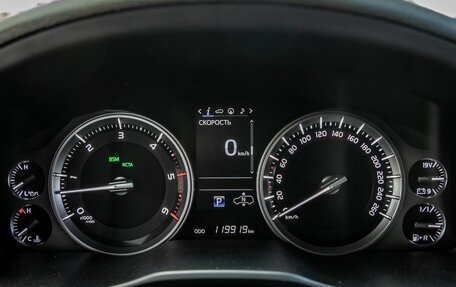 Toyota Land Cruiser 200, 2020 год, 7 898 000 рублей, 9 фотография