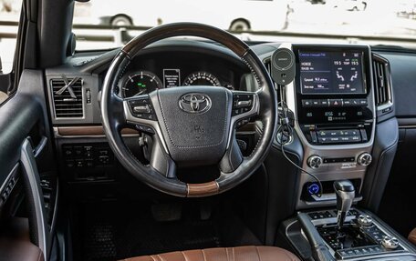 Toyota Land Cruiser 200, 2020 год, 7 898 000 рублей, 26 фотография