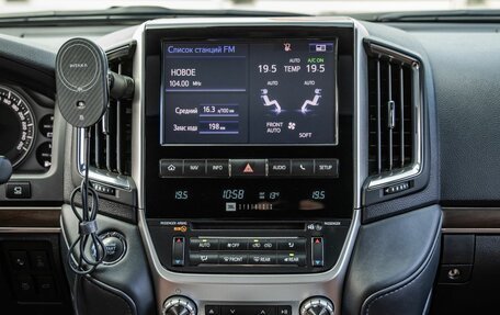 Toyota Land Cruiser 200, 2020 год, 7 898 000 рублей, 27 фотография