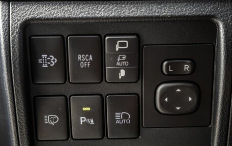 Toyota Land Cruiser 200, 2020 год, 7 898 000 рублей, 20 фотография