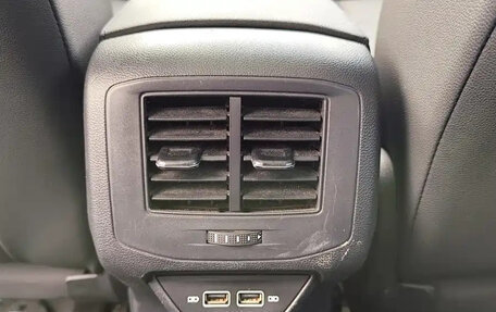 Volkswagen T-Roc I, 2023 год, 1 680 555 рублей, 16 фотография