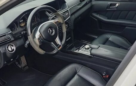 Mercedes-Benz E-Класс, 2012 год, 1 890 000 рублей, 8 фотография