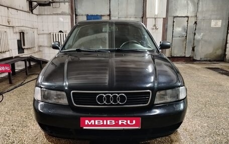 Audi A4, 1998 год, 250 000 рублей, 21 фотография