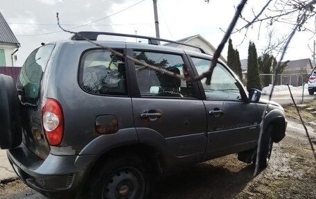 Chevrolet Niva I рестайлинг, 2012 год, 320 000 рублей, 4 фотография