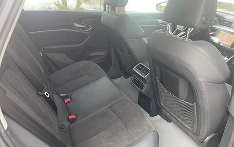 Audi e-tron I, 2020 год, 5 500 000 рублей, 9 фотография