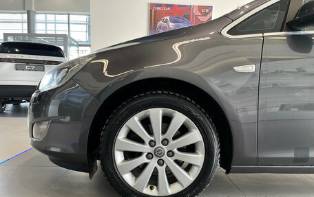 Opel Astra J, 2011 год, 690 000 рублей, 3 фотография