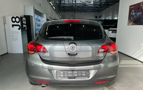 Opel Astra J, 2011 год, 690 000 рублей, 5 фотография