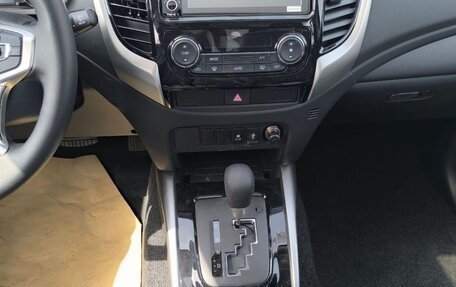 Mitsubishi Pajero Sport III рестайлинг, 2024 год, 4 430 000 рублей, 10 фотография