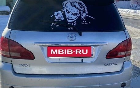 Toyota Ipsum II, 2003 год, 650 000 рублей, 2 фотография