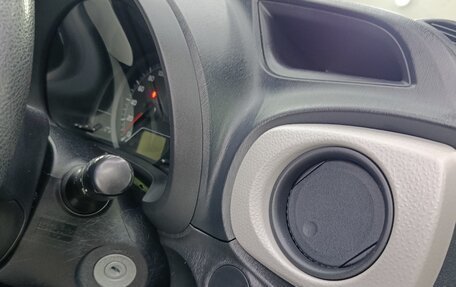 Toyota Vitz, 2011 год, 750 000 рублей, 23 фотография